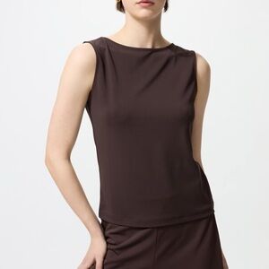 Uniqlo Crepe Jersey Boat Neck Sleeveless T-Shirt